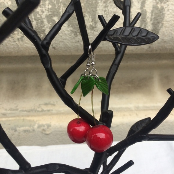 Retro Vtg style luscious dangling cherry earrings - Picture 2 of 6